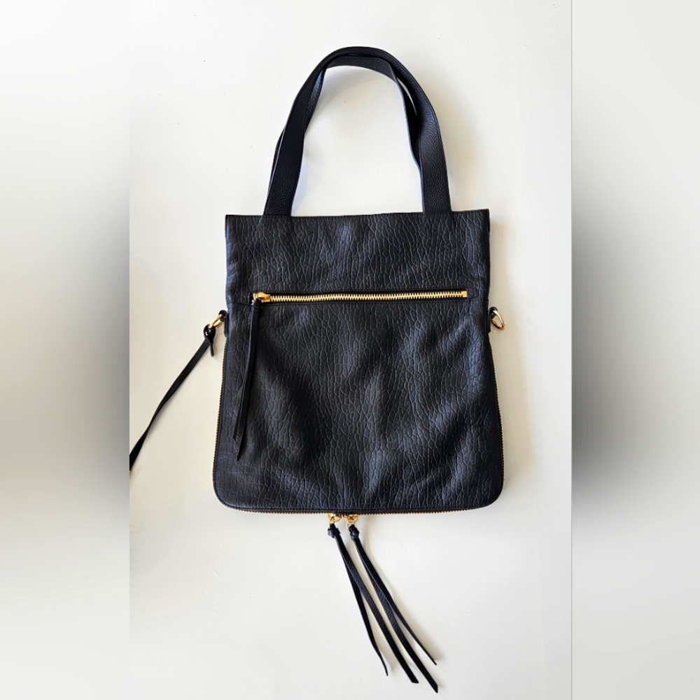 ✨️ Gorgeous Vince Camuto Pebbled Leather Hobo Bag ✨️